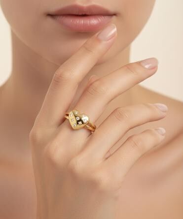 Taşlı Kalp 14 Ayar Yüzük