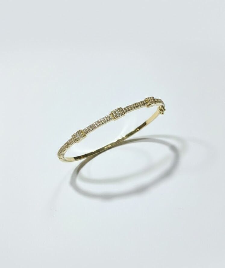 Sıra Taşlı 14 Ayar Altın Kelepçe