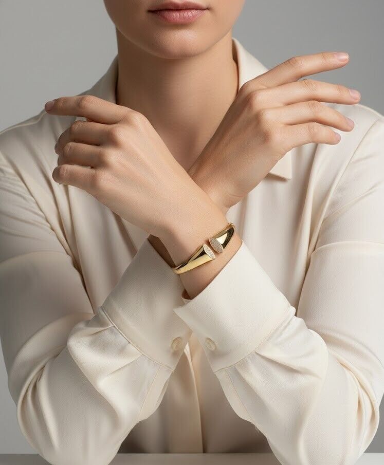 Pave Uçlu 14 Ayar Altın Kelepçe