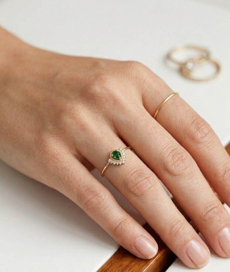 Yeşil Taşlı 14 Ayar Altın Yüzük